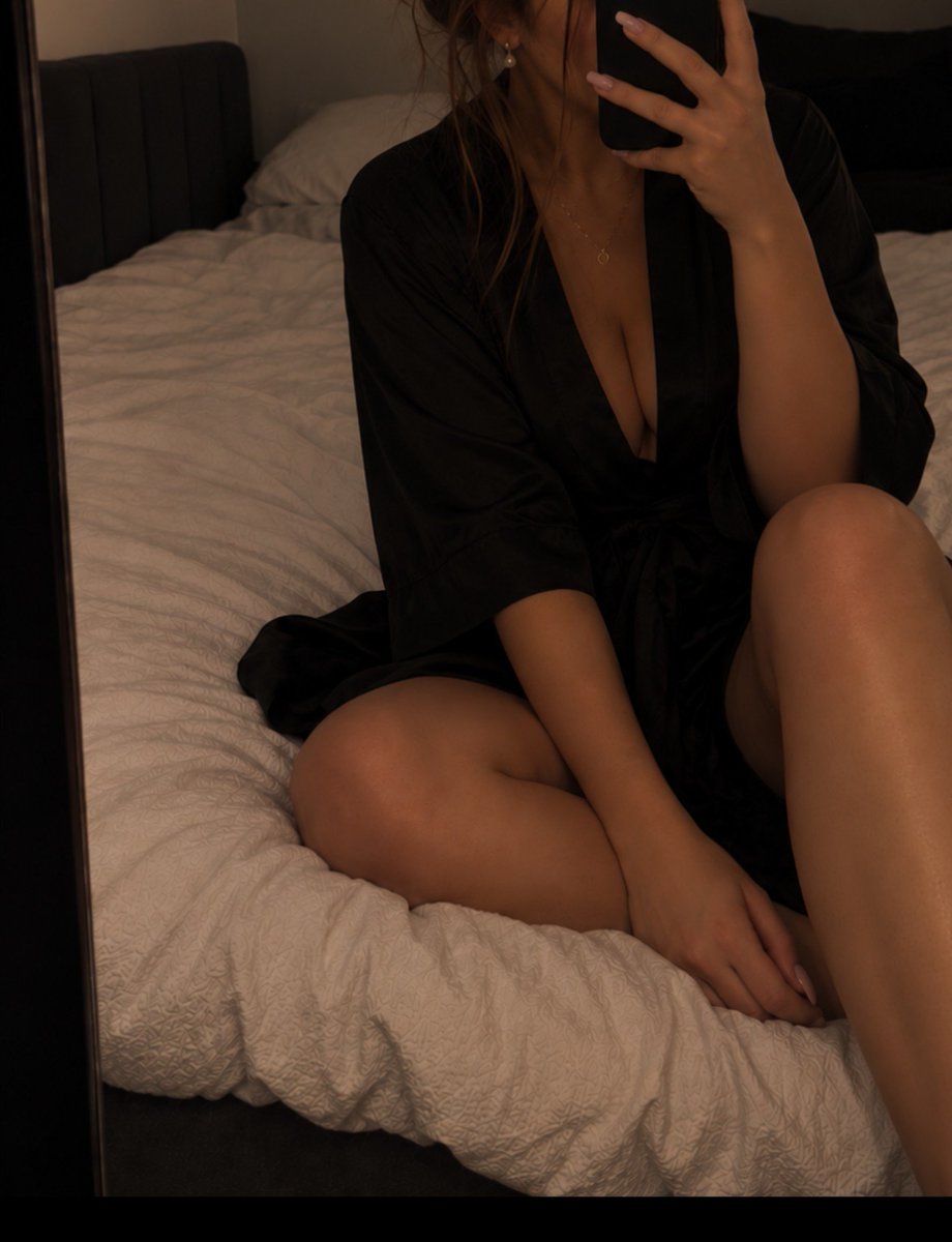 MMu2702's tweet photo. Du darfst gucken.
Zahlen musst du trotzdem 💸👑

#findom #paypig #tribute #finsub #goddess #findom #findomme #humanatm #finsub #cashcow #zahlschwein #geldsklave #tribute #zahlsklave #goddess https://t.co/L11zbRRDWm