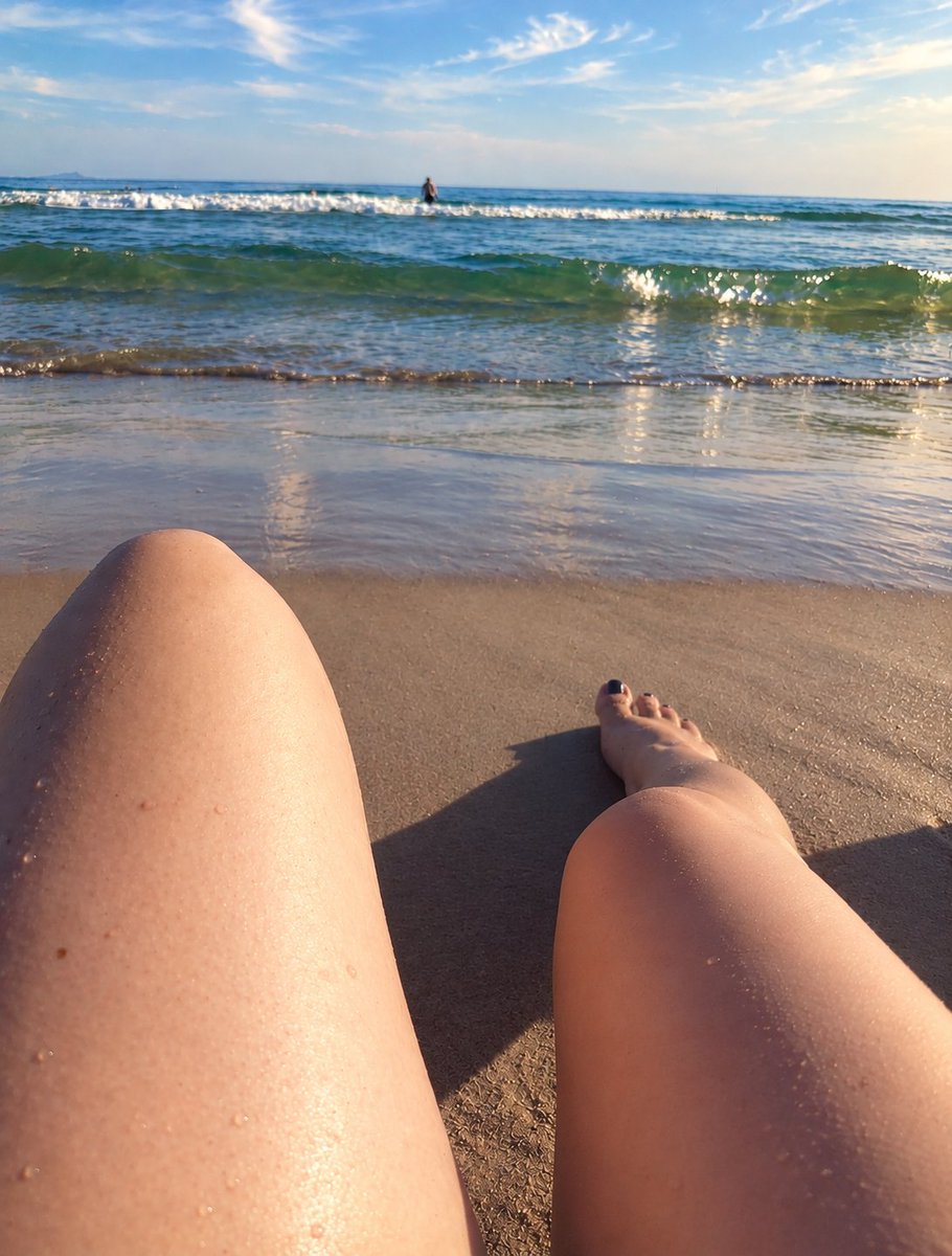 LunnaVenon's tweet photo. Você pode desejar. Quem decide se merece, sou eu. 😈👣

#Podolatria #Femdom #FootFetish https://t.co/yqcOvlwwxf