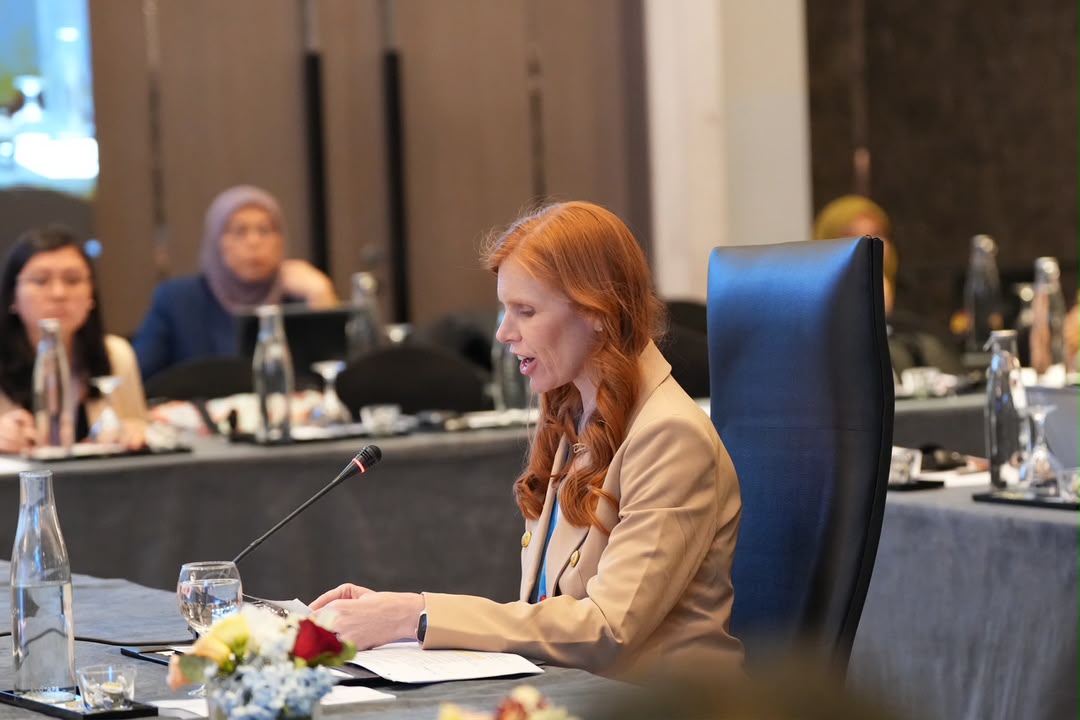 HHS_Global's tweet photo. Director Bethany Kozma shared opening remarks on behalf of @SecKennedy at the inaugural @ASEAN-U.S. Health Ministers Meeting, welcoming delegates and affirming HHS commitment in our growing health partnership with the region. #HHSGlobal #HealthSecurity #ASEANUS https://t.co/bgWtQEQkUl