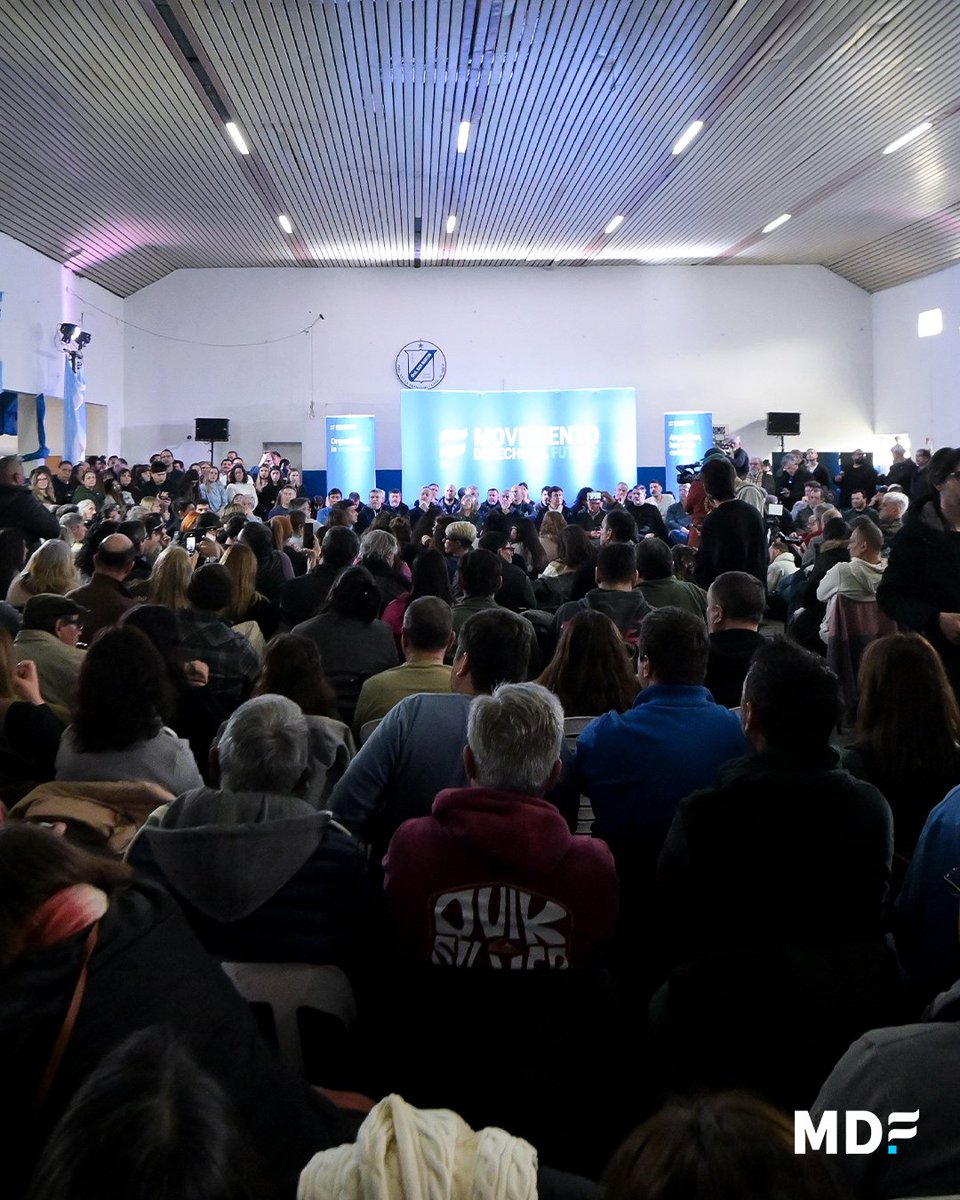 MOVIMIENTODAF's tweet photo. En la 6ta sección de la provincia de Buenos Aires se organiza la esperanza.

Intendentes, miembros del gabinete, militantes y vecinos de cada localidad se reunieron a escuchar, contener y planificar lo que viene bajo una misma convicción: Argentina, hay otro camino. https://t.co/NeRAEmTIzA