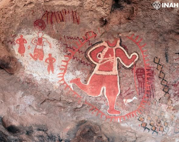 INAHmx's tweet photo. #ÚltimaHORA 🚨 Concluye proyecto de conservación en Cueva de las Monas, en #Chihuahua ‼

• En el sitio hay pinturas rupestres sobrepuestas cuya antigüedad va del año 300 antes de nuestra era al siglo XIX.

🔗https://t.co/V863EVOllG 

📸  Daniel Sánchez, PNCPGR #CNCPC, 2026. https://t.co/JNbyOzESrS