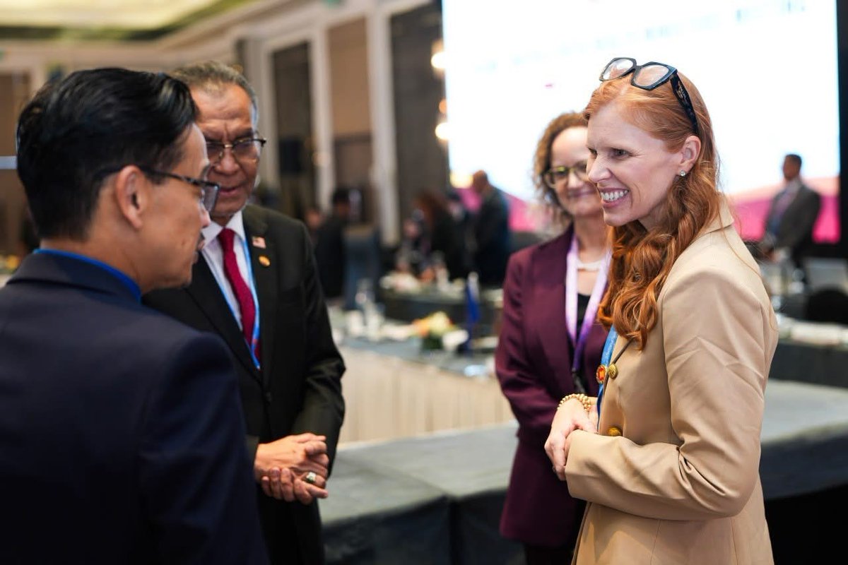 HHS_Global's tweet photo. Building on decades of partnership, the first ever @ASEAN-U.S. Health Ministers Meeting advanced a new Health Cooperation Work Plan for 2027-2030 and concluded with the adoption of a Joint Statement marking this new chapter of cooperation. #HHSGlobal #HealthSecurity #ASEANUS https://t.co/9YK0cGVBNU
