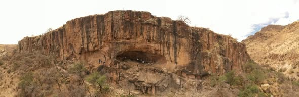 INAHmx's tweet photo. #ÚltimaHORA 🚨 Concluye proyecto de conservación en Cueva de las Monas, en #Chihuahua ‼

• En el sitio hay pinturas rupestres sobrepuestas cuya antigüedad va del año 300 antes de nuestra era al siglo XIX.

🔗https://t.co/V863EVOllG 

📸  Daniel Sánchez, PNCPGR #CNCPC, 2026. https://t.co/JNbyOzESrS