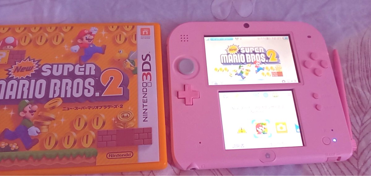 CharlieVasiliev's tweet photo. Моя Консоль Nintendo 2DS Розовая. ASMR фоточка😊😘😻🌺🌷🍒 https://t.co/VW8nasqD8N