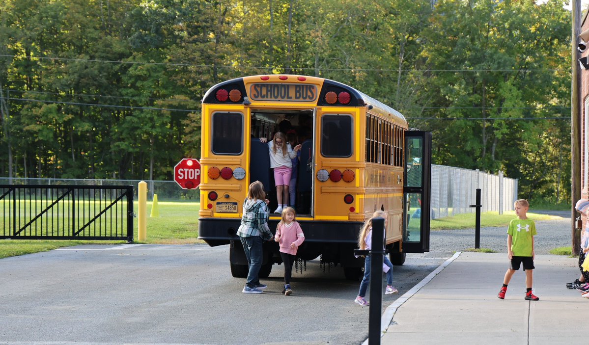 BerlinCSD's tweet photo. BCSD Transportation conducts annual bus evacuation drills. This morning, BMHS &amp; BES students practiced swift and  safe exit procedures. Learn more here https://t.co/mZzYcvIRs4 https://t.co/uLHz6oKWYe