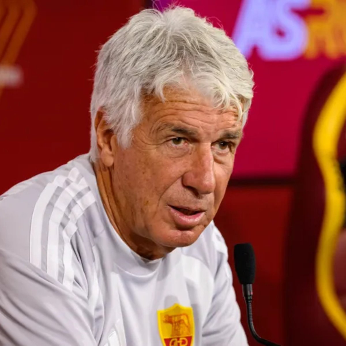 MassiliaZone's tweet photo. Gian Piero Gasperini après Torino-Roma :

"A qui me fait penser Balerdi ? C'est un défenseur très fort, moderne, puissant physiquement et rapide.

Je ne peux pas me permettre de citer certains noms… La référence absolue au poste de défenseur central, c'était évidemment Baresi.

Sans vouloir le comparer à lui, dans sa manière d'interpréter le poste, son agressivité, sa vitesse dans les retours défensifs et sa participation au jeu, Baresi était le n°1 absolu.

Mais en termes de caractéristiques, Balerdi est un défenseur qui possède ce type de qualités."

[@Guillaumemp]