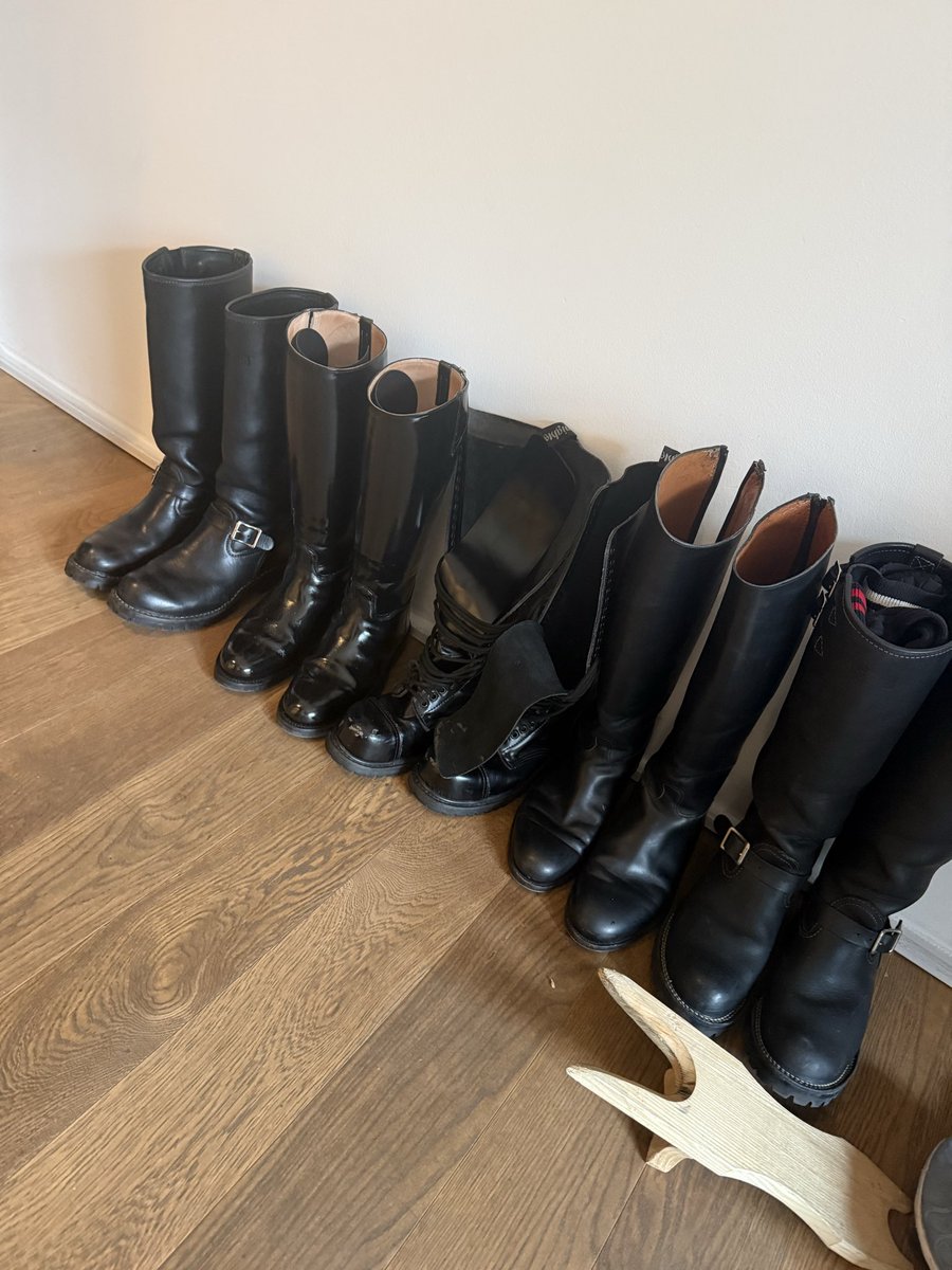 MasterArabLthr's tweet photo. Was an amazing Folsom
Those boots was well treated
Who’ll be next worshiping them
#leather #leathermen #leatherboots #wescoboots #dehner #dehnerboots #rangers
#boots #wesco #folsom #master #leathermaster #bdsm https://t.co/CIxaVFPsHv