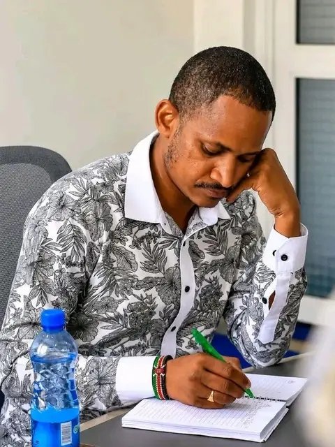 honSheldon_babu's tweet photo. Insult me all you want. Attack me, criticize me, call me whatever you want, but one thing remains unchanged: I STAND WITH @HEBabuOwino. Period. 🔥✊🏾

Bila Babu Taabu!! https://t.co/3mlUsLd8WR