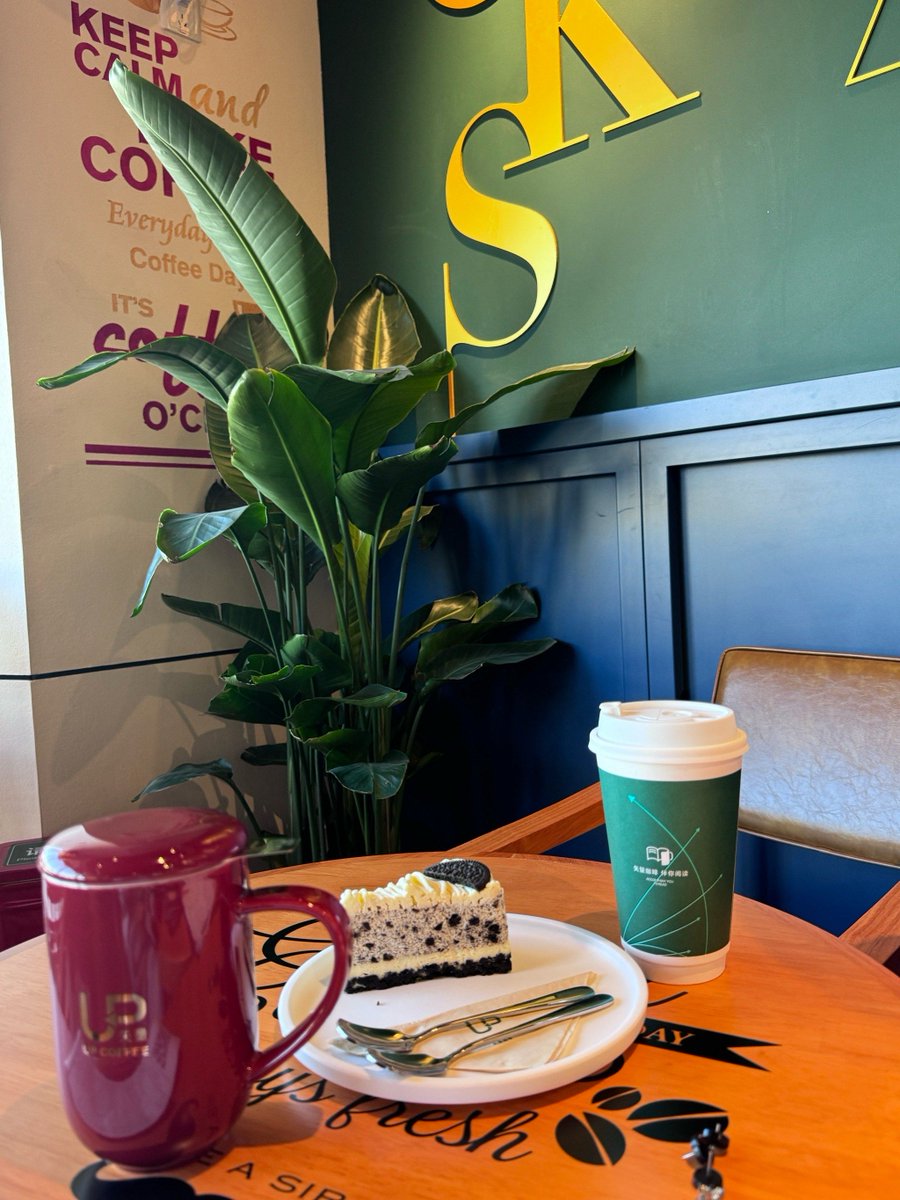 YolandaCrizmo's tweet photo. Just had the best impromptu coffee chat with my new neighbor—turns out we share a love for indie folk music! Small, warm moments hit different. https://t.co/GPTzfLVEhB
