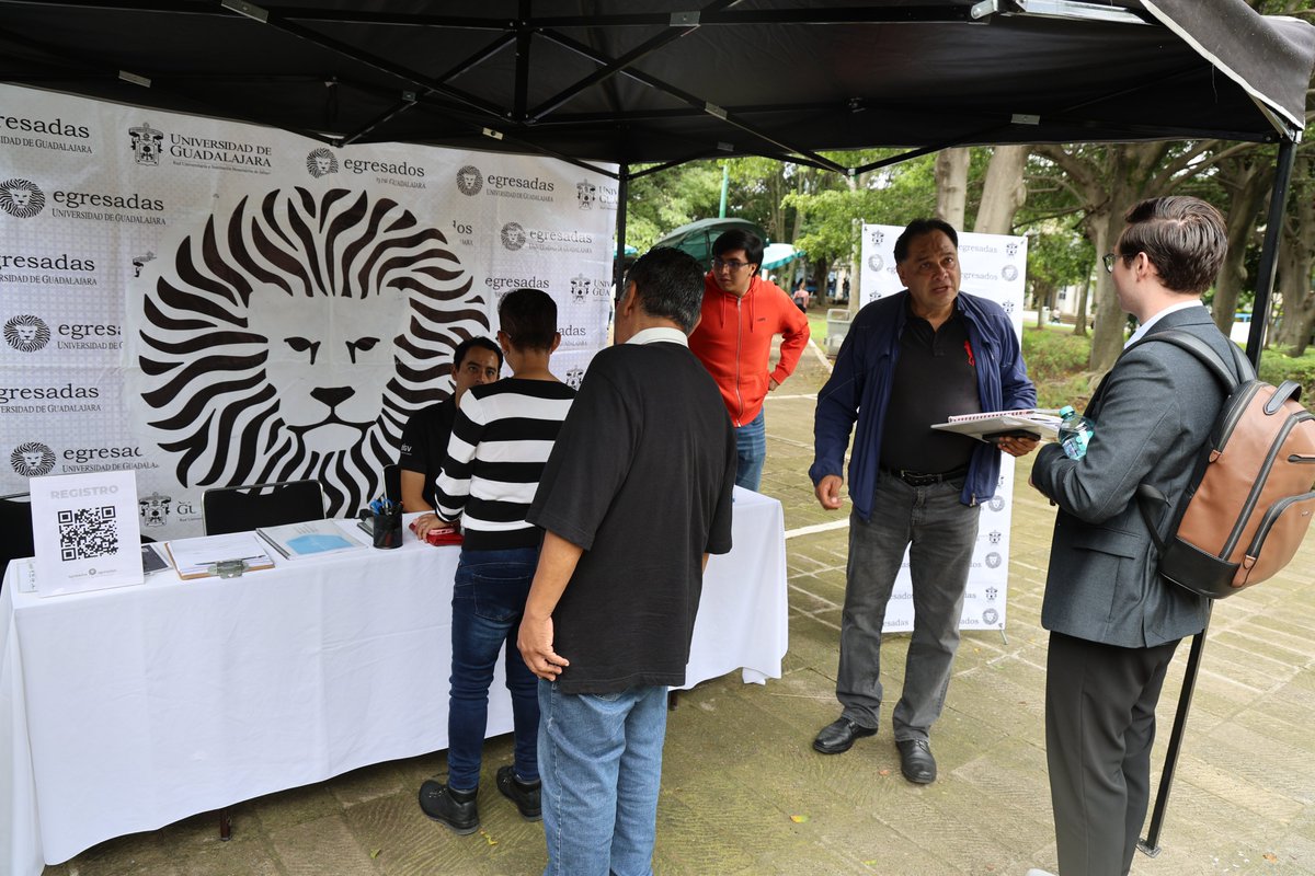 EgresadosyEXUDG's tweet photo. Participamos en Talent Bank CUCEA,  feria de empleo con amplia oferta laboral.

Agradecemos al centro universitario el apoyo para la visita de nuestro módulo móvil de credencial, el cual registró una extraordinaria respuesta.

¡Nos vemos en el próximo módulo móvil!
#OrgulloUdeG https://t.co/2UUBAMof5P