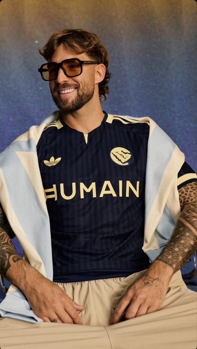 bestofinigo's tweet photo. New season, new look. Iñigo looks good in the new away kit 💙💛🔥
#AlNassr #النصر #IñigoMartinez https://t.co/DceJYQhtI8