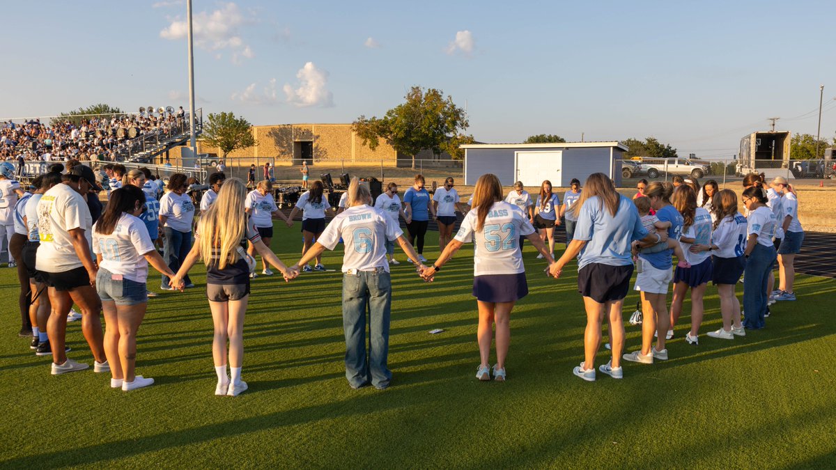 CS_Fball's tweet photo. A Cougar Friday night tradition. Grateful for the football moms who always gather before every game to pray over the Cougs.   

@chinaspringisd @cscougarsports  @TMobile  #FN5GL #Entry @Coach_J_Gregory @BiggCity717 https://t.co/xJe09ECODy