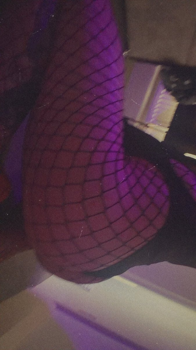 inky_lynx_'s tweet photo. Fuck this does anyone want a living femboy and cook clean and fuck like a good whore https://t.co/w0x8jxDmiF