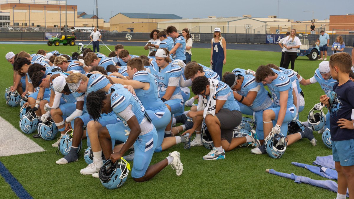 CS_Fball's tweet photo. A Cougar Friday night tradition. Grateful for the football moms who always gather before every game to pray over the Cougs.   

@chinaspringisd @cscougarsports  @TMobile  #FN5GL #Entry @Coach_J_Gregory @BiggCity717 https://t.co/xJe09ECODy