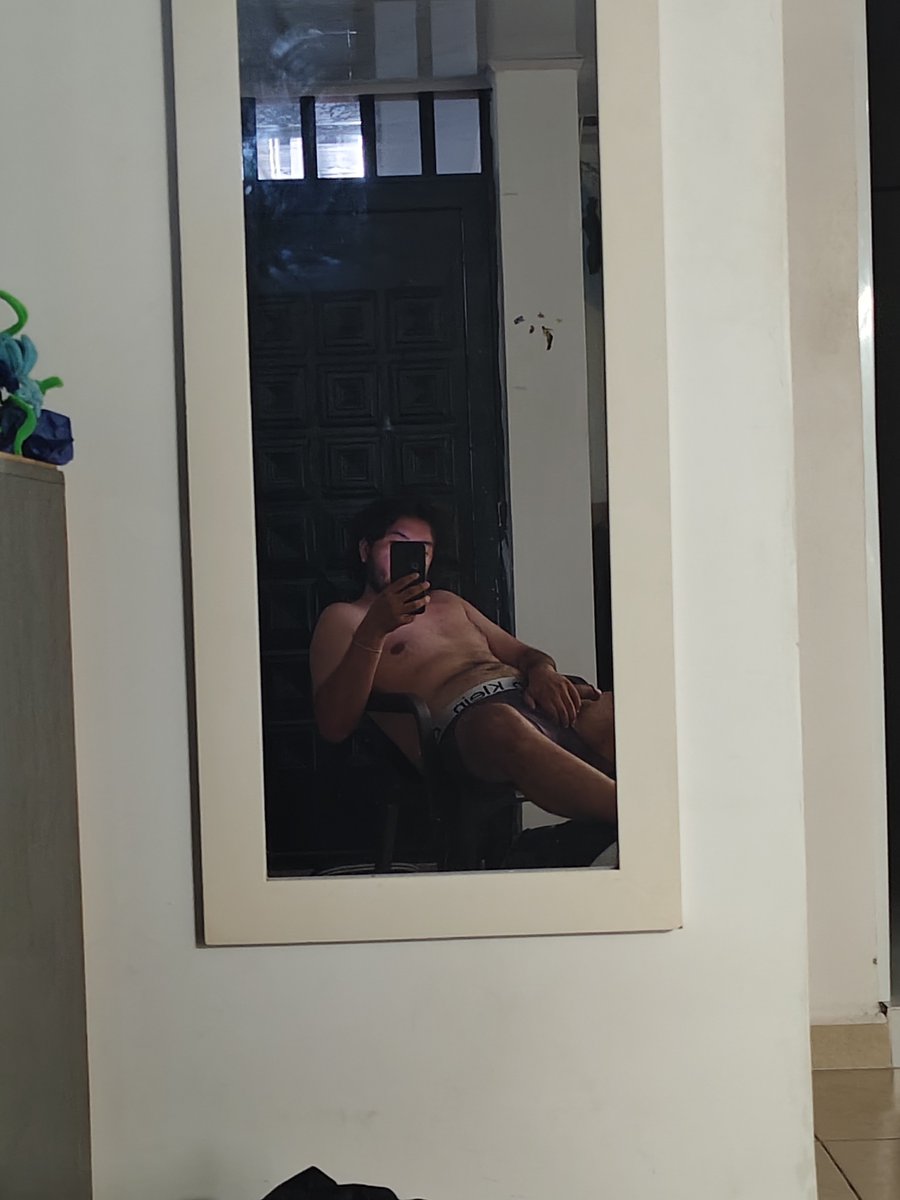 Joshua_x02's tweet photo. A quien le gustaría estar de rodillas, #gay, @BuenoVillavo, @nnn_pjrr1, @vcio_hot, @GAYCOLOMBIA comenten https://t.co/3kyPjZ9CAn