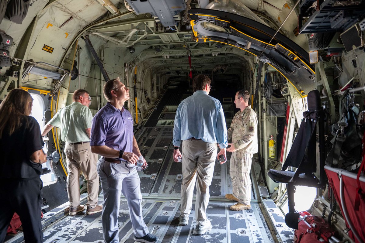 AirdyneAero's tweet photo. The AS-6BKS Scanner Door's "Bubble Window" grants operators the ability to see beyond airframe boundaries yet still can be raised normally for full paratroop door functionality. 

Here, 347th Rescue Squad members show a firsthand look at the aircraft used in personnel recovery operations to Hahira community leaders at Moody Air Force Base. 

DVIDS photo by U.S. Air Force Staff Sgt. Sari Seibert