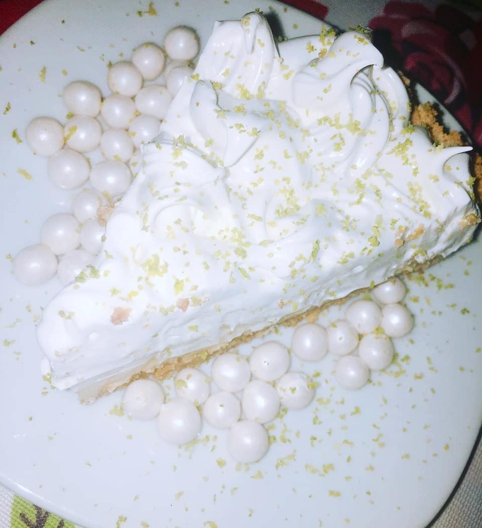 serhumanoporai's tweet photo. My lemon pie, pure perfection. https://t.co/2Kyc5RoKhL