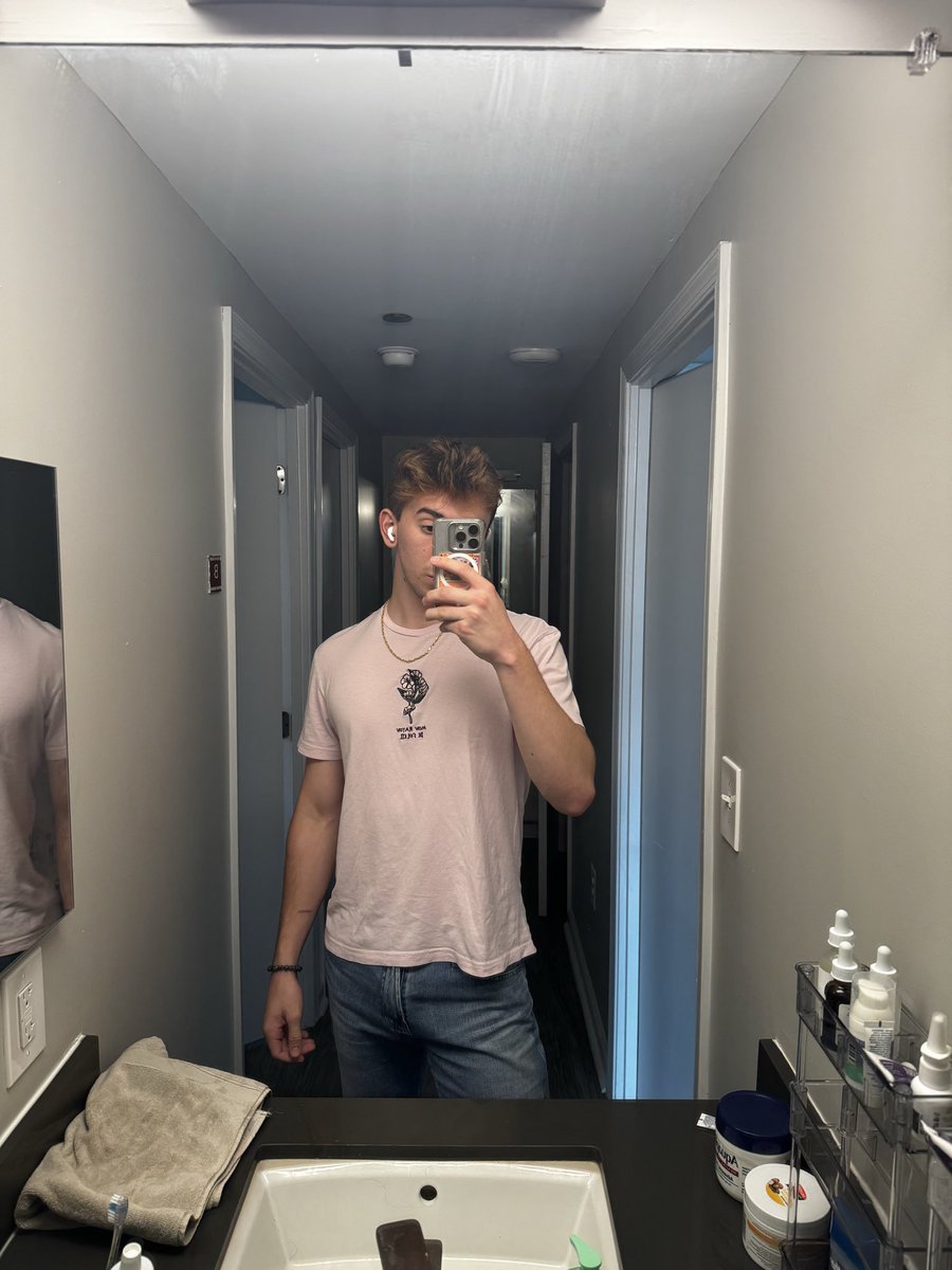 BlueBirdscoffee's tweet photo. Cute lil fit for the day :) https://t.co/MiDlFJ7PgT