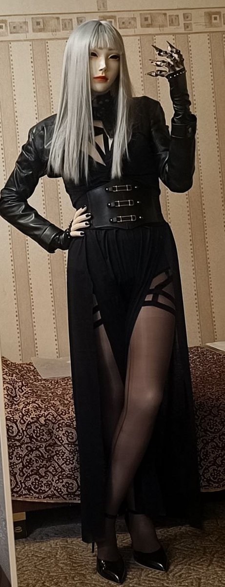 KrINS13's tweet photo. A touch of vampire-gothic aesthetic. Part 1
#mask #着ぐるみ #cosplay #kigurumi #コスプレ #KigCosplay #kig https://t.co/3oTRgqThM4