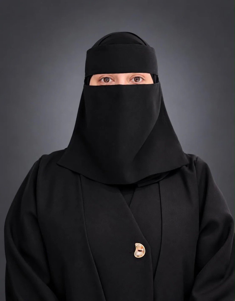 IAseeer's tweet photo. حصلت الدكتورة إيمان يحيى القيسي من جامعة الملك خالد على براءة اختراع سعودية عن نظام ذكاء اصطناعي طبي يعتمد على شبكة عصبية التفافية لتشخيص الصور الطبية متعددة الأنماط خلال ثوانٍ، دون اتصال بالإنترنت، مع إمكانية تشغيله على الأجهزة المحمولة لخدمة المستشفيات الكبيرة والمناطق النائية. https://t.co/FyhAtGTdUf