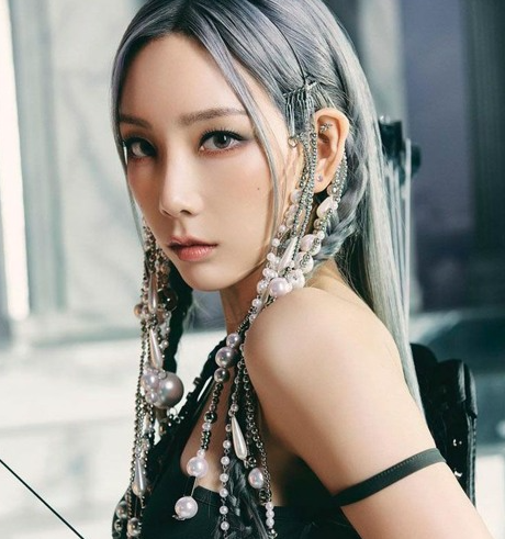 AboutMusicYT's tweet photo. Initially, SM Entertainment was hesitant to release INVU as the title track, but Taeyeon fought for the song. It ultimately became one of the biggest kpop hits of 2022. https://t.co/o1Rrymmvzt