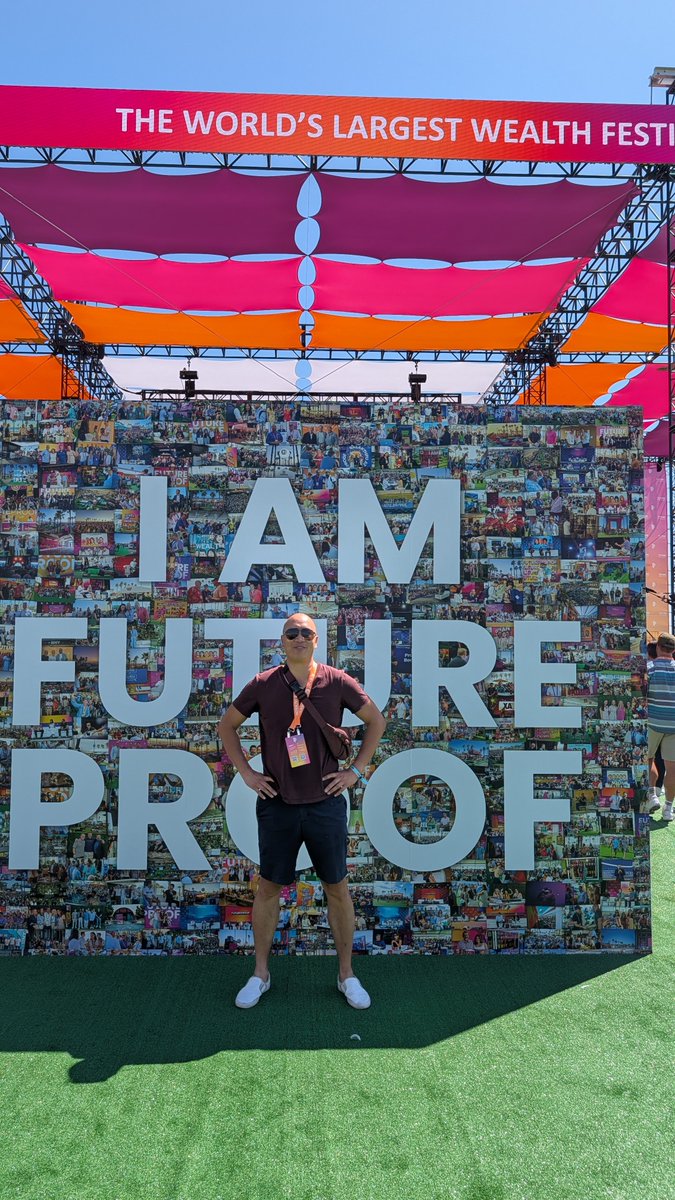 HermanHChan's tweet photo. I'm really here!!! @FutureProof_HQ @_bchaps @michaelbatnick @MattMiddleton__

#futureproof
#wealthmanagement
#huntingtonbeach
#financialplanning
#crimsonfinancial https://t.co/guei2gBxmx