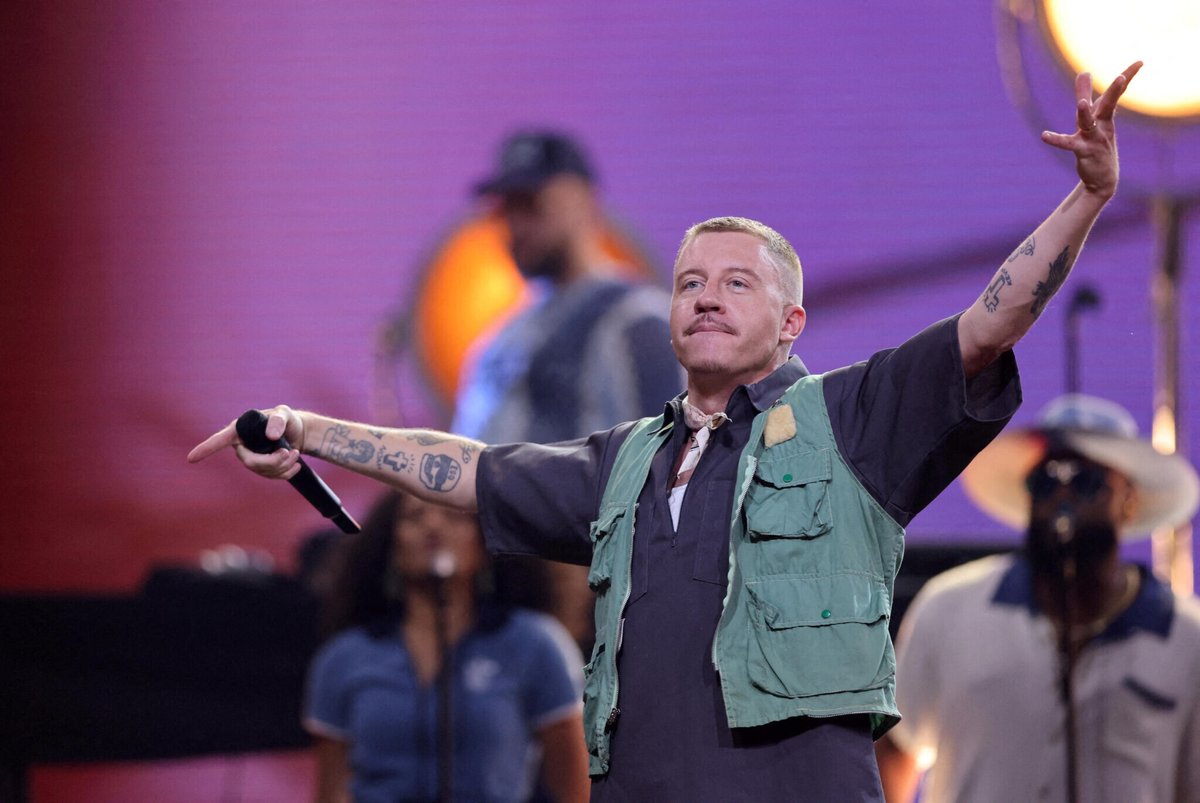 le_Parisien's tweet photo. Le rappeur Macklemore écarté de la tournée d’Ed Sheeran pour son soutien à la Palestine
➡️ https://t.co/XXIe6rJGoZ https://t.co/zKWtfuPjOe