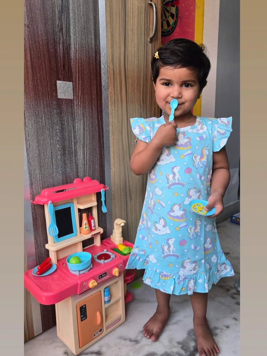 linelu2's tweet photo. Summer vibes are here. Keep your little ones stylish and cool with Insta-perfect outfits. Firstcry has trendy floral petal prints. Use code AraRaSS26 for 50% off fashion and 42% off everything else. https://t.co/P8cReTlkUW