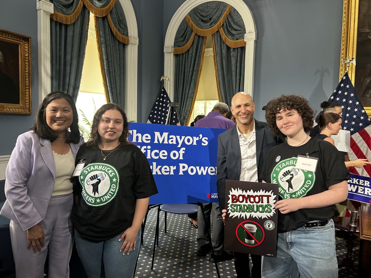 SBWorkersUnited's tweet photo. One week ago, Mayor Mamdani established the Mayor’s Office of Worker Power, which provides NYC workers resources to organize, build power, and improve their working conditions.

Thank you to @NYCMayor, @JulieSuLabor, and everyone involved for inviting us to the public unveiling! https://t.co/vl5dDzYZMI