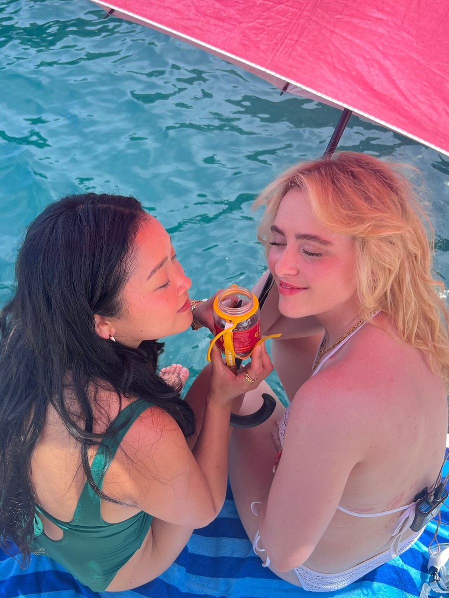 AmazonMGMStudio's tweet photo. Behind the screams with the best crew. #DevilsMouth 
📷 Kathryn Newton https://t.co/U28vDARaIh