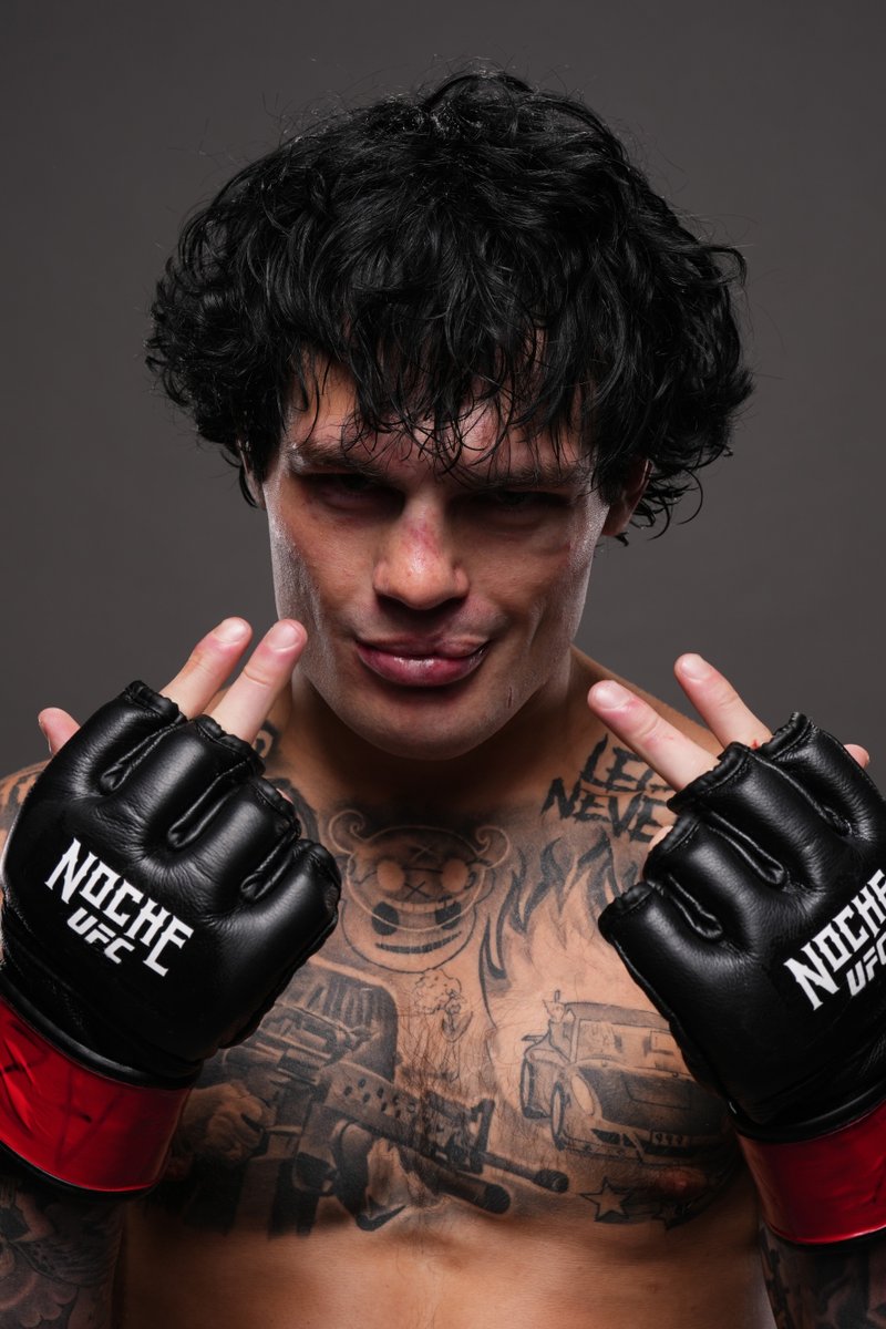 UFCEspanol's tweet photo. Una estrella en crecimiento Tommy Gun! #NocheUFC 😎 https://t.co/C3vPFpZdre