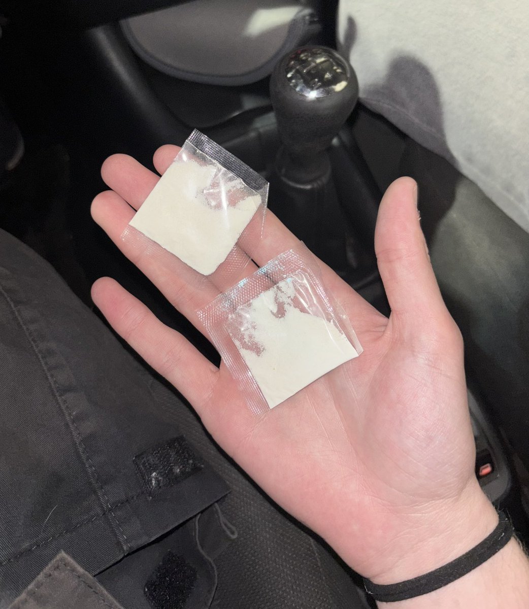NickSnowz's tweet photo. O jeito que a escama da uma surra na misturada é bizarro 
#drugstwt 
#coketwt https://t.co/9w3YyB4AIy