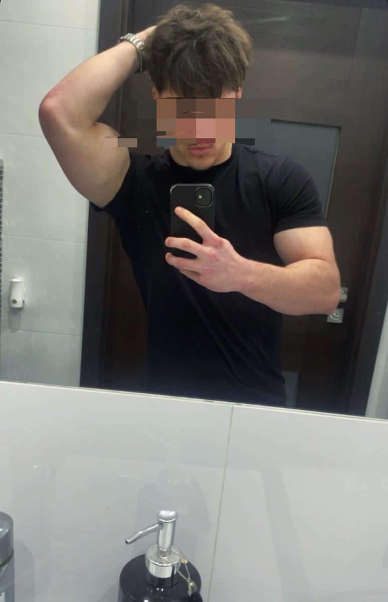 TwojPanOliv's tweet photo. Który kundel nie śpi? 
Zgłaszać się do pana będą nagrody na posłuszeństwo 
#atm #findom https://t.co/ZO97R2ozQ1