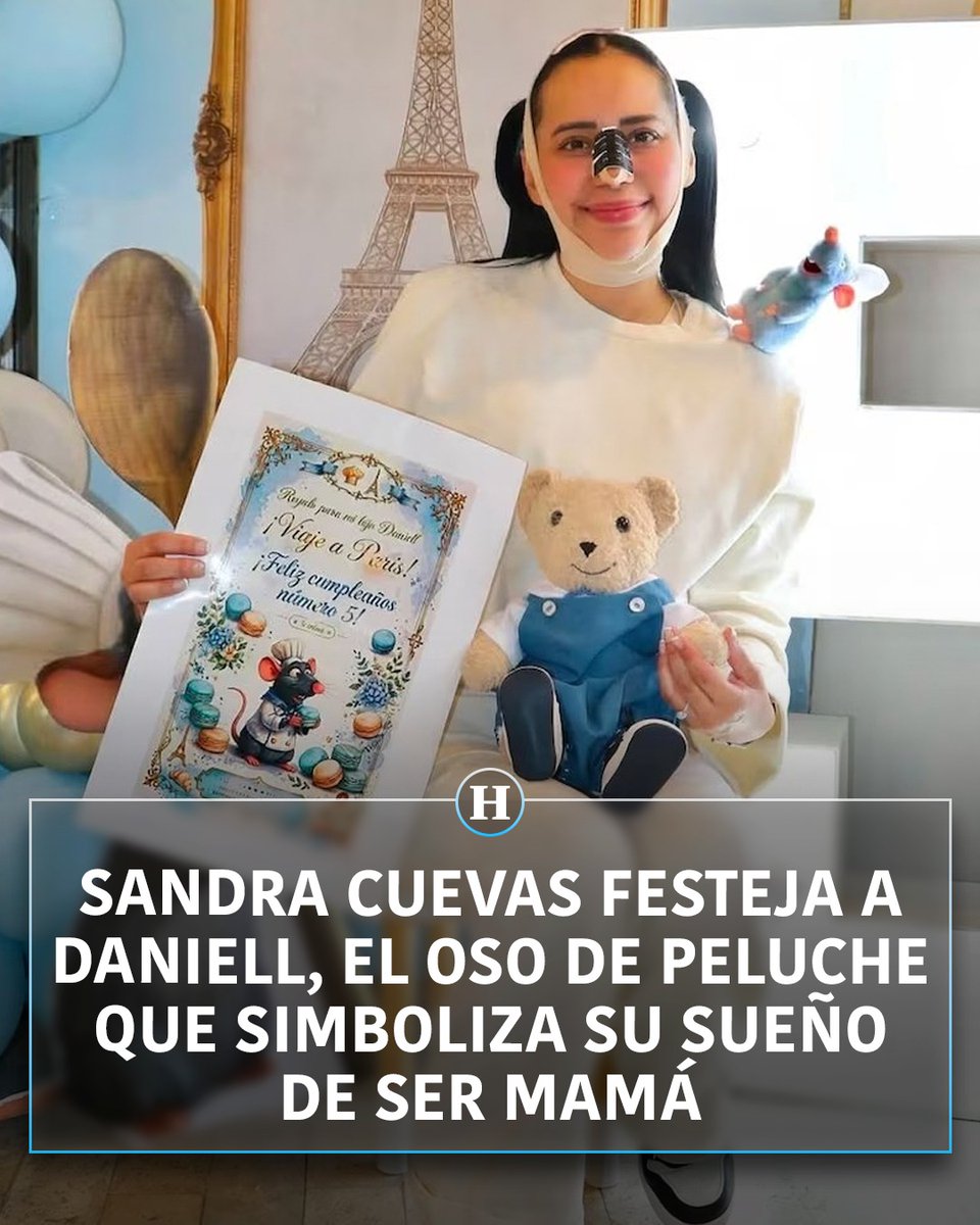 heraldodemexico's tweet photo. 😳 Sandra Cuevas volvió a llamar la atención en redes sociales al compartir imágenes de una celebración dedicada a Daniell, el oso de peluche que la ha acompañado durante varios años. El muñeco tuvo su propia mesa, comida, dulces y pastel durante el festejo.

👀 Daniell ocupa un lugar especial en la vida personal que Cuevas ha mostrado públicamente, pues la exfuncionaria ha contado que el oso representa el proyecto de familia y su ilusión de ser mamá que alguna vez imaginó junto a quien entonces era su pareja.