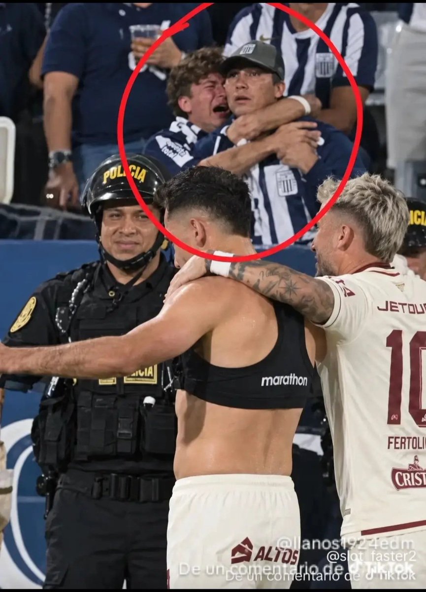 Arturo22194131's tweet photo. Papá por que me hiciste Kagón 😭

Señor policía no se ría 😤 https://t.co/XWLJrqd33R