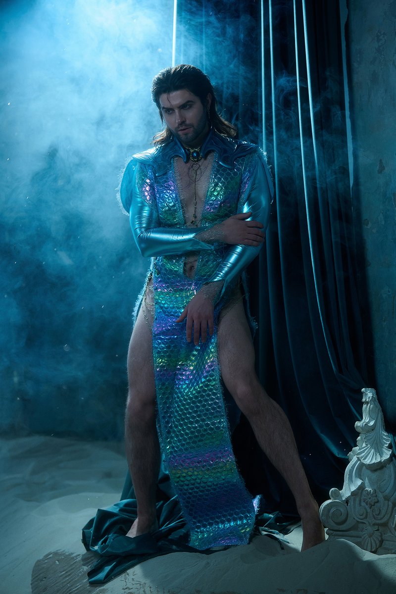 Grayson_Fin's tweet photo. You’re staring. Is it the robe or the wizard? 🔮💧

#GaleDekarios #BaldursGate3 #cosplay https://t.co/7gk0F50KVL