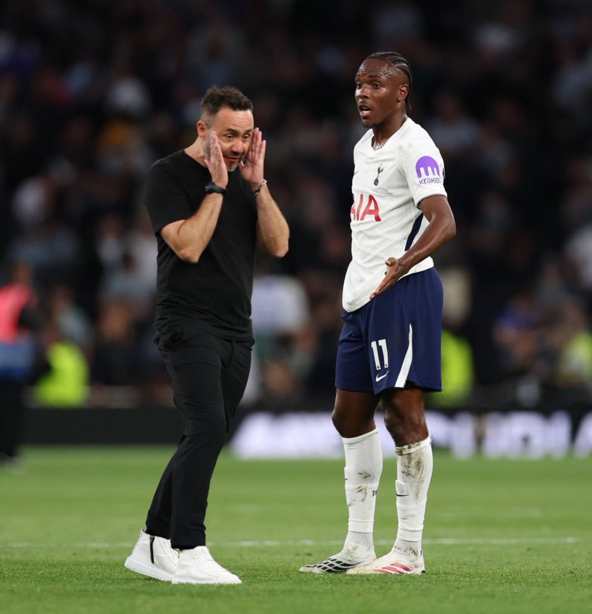 HotspurLane's tweet photo. 🚨🎙️ @alex_crook believes Roberto De Zerbi’s time at #THFC will NOT last very long: 😳

“I think this is going to unravel pretty quickly for Tottenham and Roberto De Zerbi because he’s already getting his excuses in.” 😬

“He is already passing responsibility. He is already outing players like Tel.”

“I don’t think this is going to last very long.” ❌