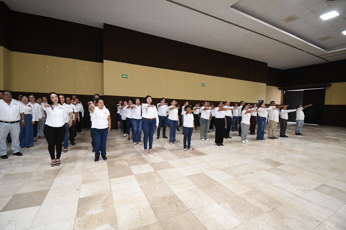 AgeproQ's tweet photo. Orgullo, identidad y tradición que nos unen.

AGEPRO participó junto con SEDE y SEDETUR en el Homenaje a la Bandera con motivo de las Fiestas Patrias y la conmemoración del 15 de septiembre.

Celebramos nuestra historia y nuestras raíces con respeto y orgullo.

¡Viva México! 🇲🇽 https://t.co/uicPFViOHF