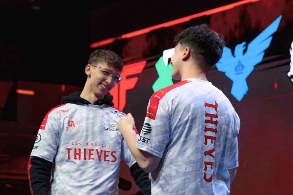 CoDClipped's tweet photo. 🚨 Scrap &amp; Hydra expected to sign with FaZe to team alongside Simp

-Simp
-Hydra
-Scrap
-Drazah

(Via @RonnieInteL) https://t.co/aP6hYY86uH