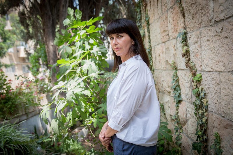 IsraelGaley's tweet photo. עינת וילף על הסרט "נזק אגבי": "זה נזק בכלל לא אגבי – זו מתקפה ישירה על מדינת ישראל והציונות"

ד"ר עינת וילף, מקום 3 ברשימת המילואימניקים והכלכלית, לסילבן שלום ודורון כהן:
"הסרט הזה הוא נזק בכלל לא אגבי. זו מתקפה ישירה, לא רק על מדינת ישראל והציונות. [...] הסרט הזה לא באמת עוסק במה שהוא מתיימר לעסוק בו. המטרה של הסרט היא לתת כסות של מכובדות – לכן פסטיבל, לכן פרסים, לכן מחיאות כפיים, לכן כאילו סרט דוקומנטרי. הכל בשביל לתת כסות של מכובדות לעלילות הדם הקשות ביותר."
צילום: פלאש 90