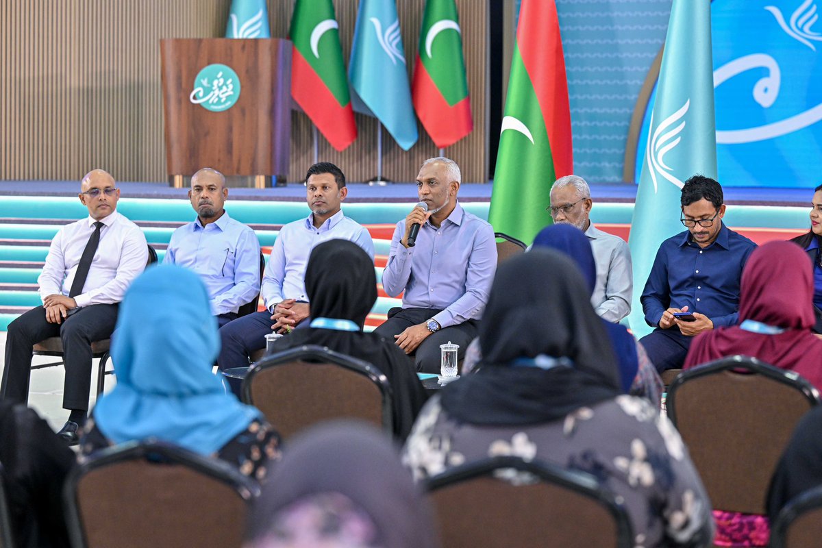 raees_muizzu's tweet photo. ޕީއެންސީގެ ލީޑަރޝިޕް ކޮންގްރެސް މަތީ މަޖްލީހުގެ ބައިވެރިންނާއި ބައްދަލުކުރެއްވުން!
#CongressMv
#Congress2026 https://t.co/2wXB8edyej
