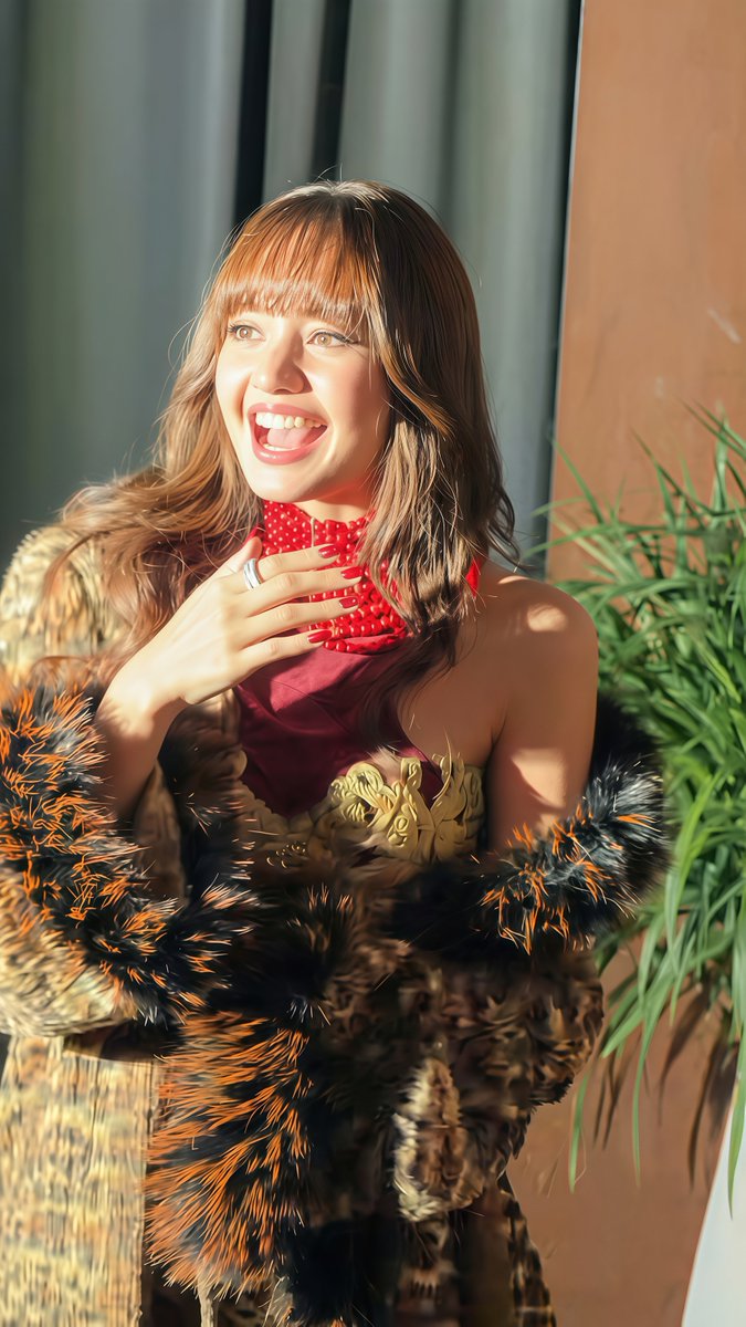 SourLisaLoops's tweet photo. I love seeing her so smiley and happy. https://t.co/FpceWD1kmP