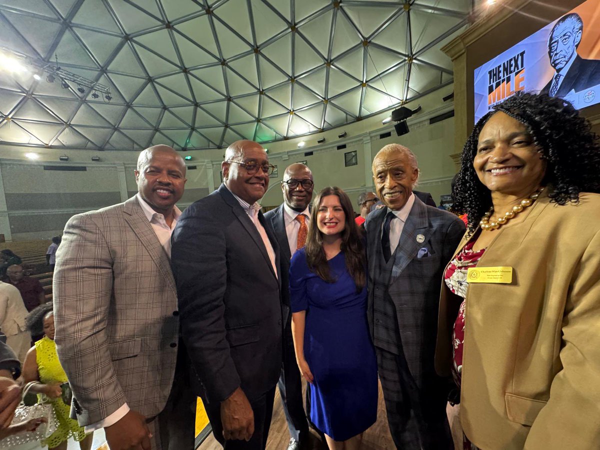 RepCWJ's tweet photo. It was an honor to listen to and meet Rev. Al Sharpton at his Houston Call to Action event! 🙌🏾

Rev. Sharpton reminded us about the power of unity and organizing for democracy. 

Preserve democracy by voting and checking your voter registration status at  https://t.co/8dDowBaVav! https://t.co/3fo9cl1rqo