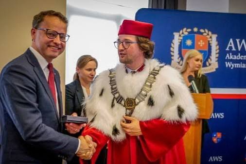 Propeertys's tweet photo. Myślicie że w tej AWS też kradli ❓🤔 https://t.co/p3sAjPS3pL