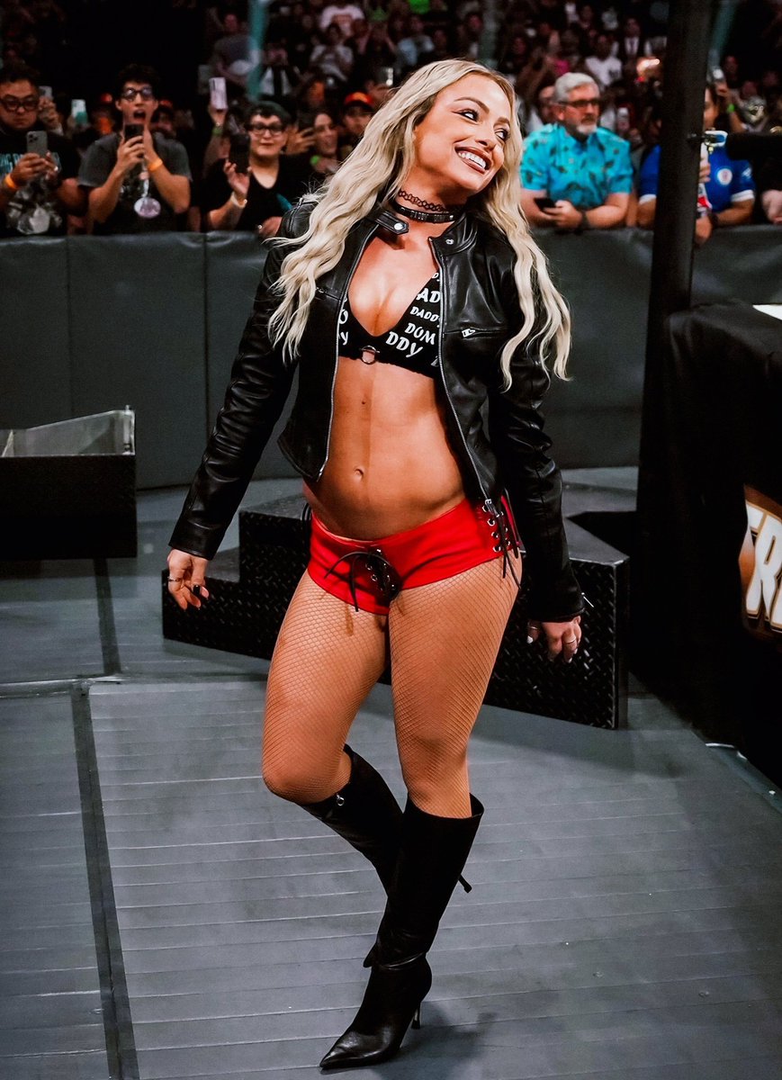 el_ayaan's tweet photo. Comparing Liv Morgan’s looks to Erika Kirk’s is genuinely one of the dumbest things I’ve seen on this app https://t.co/SQhf59VzTD