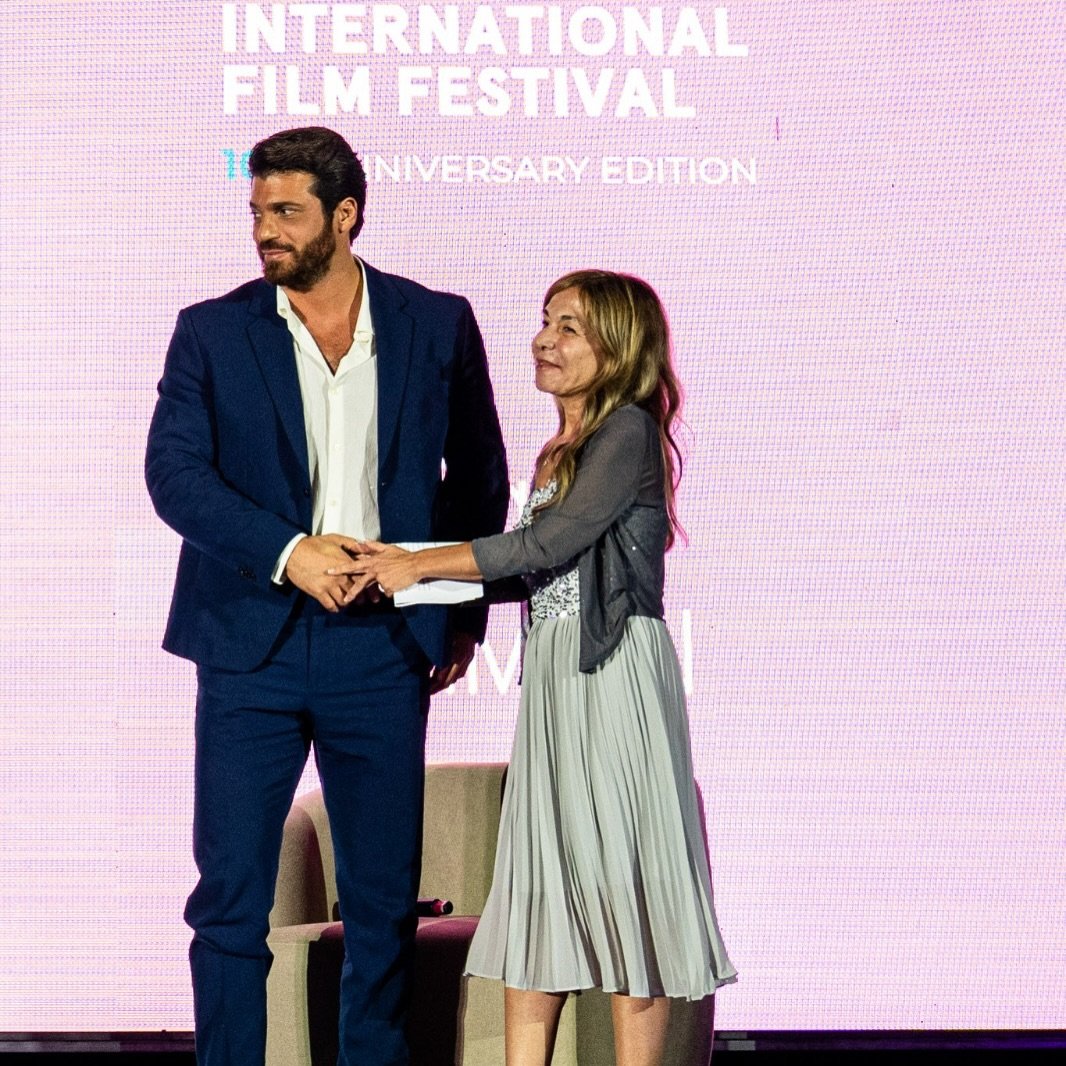 yforworld's tweet photo. #Repost @ifest.it
Alcuni momenti dello straordinario incontro ad @ifest.it 26 in un magico e gremito Castello Aragonese di Castrovillari con il grande @canyaman #canyaman #ifest #ifest26 #bellacomeilcinema
#CanYaman #cy_forworld https://t.co/emhPSnLKRq