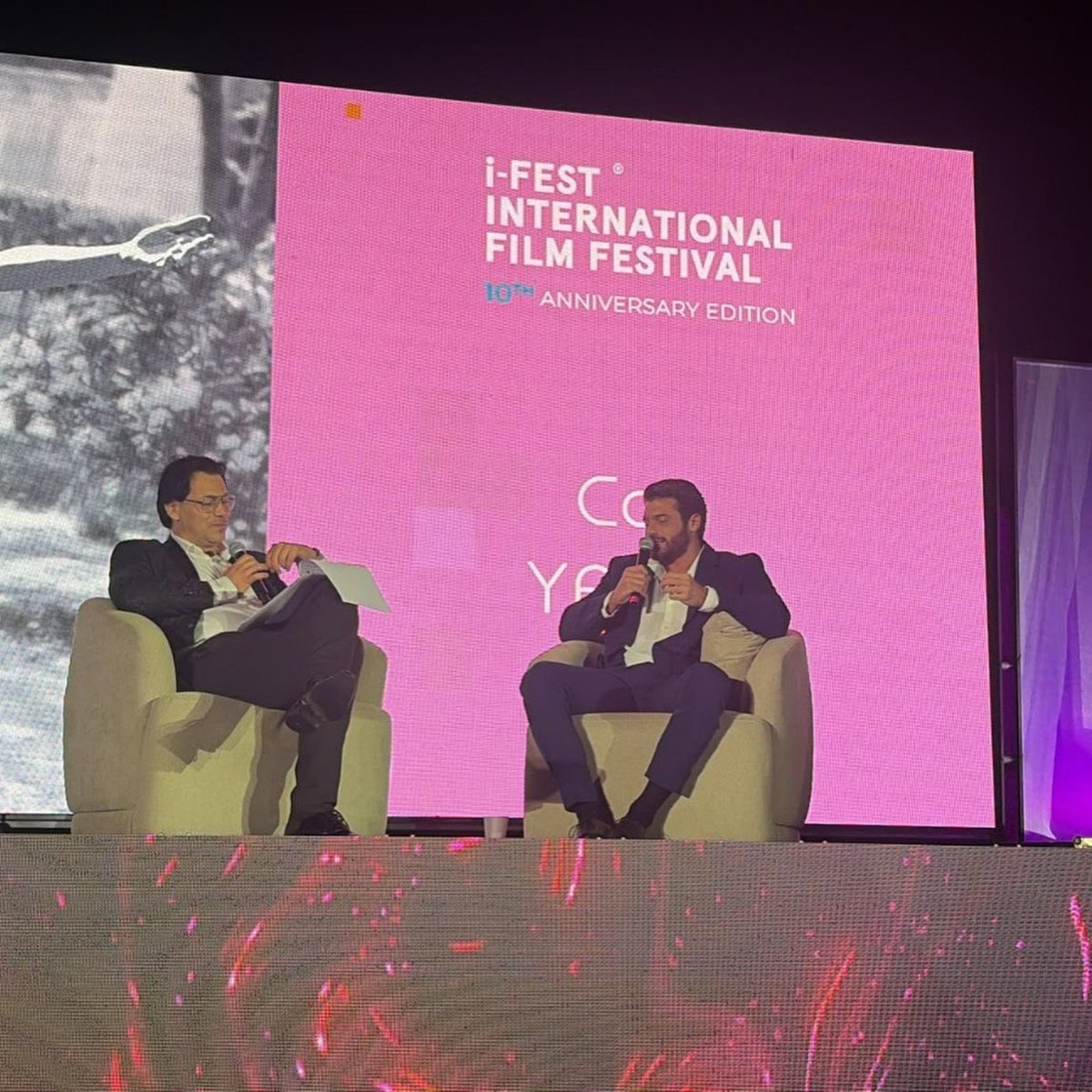 yforworld's tweet photo. #Repost @ifest.it
Alcuni momenti dello straordinario incontro ad @ifest.it 26 in un magico e gremito Castello Aragonese di Castrovillari con il grande @canyaman #canyaman #ifest #ifest26 #bellacomeilcinema
#CanYaman #cy_forworld https://t.co/Y4yWgenE7T