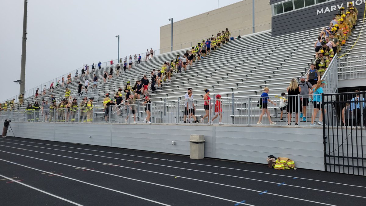 Box15's tweet photo. Yesterday morning, we were in Upper Arlington supporting the Central Ohio 9/11 Memorial Stair Climb. [1/2]

@UAFF1521 @wt_dublinohio @TollesTech @DelawareAreaCC @SciotoTwpFire @BSTG1 @PlainTwpFire121 @ColsFire @DPSJFD_89 https://t.co/no3gyzc8Zi