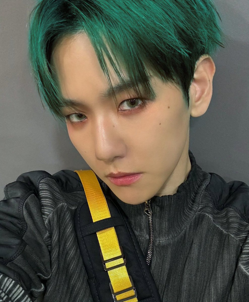 PopBaeks's tweet photo. Baekhyun is confirmed to return as Ezreal with HEARTSTEEL. https://t.co/1earDxVD2T