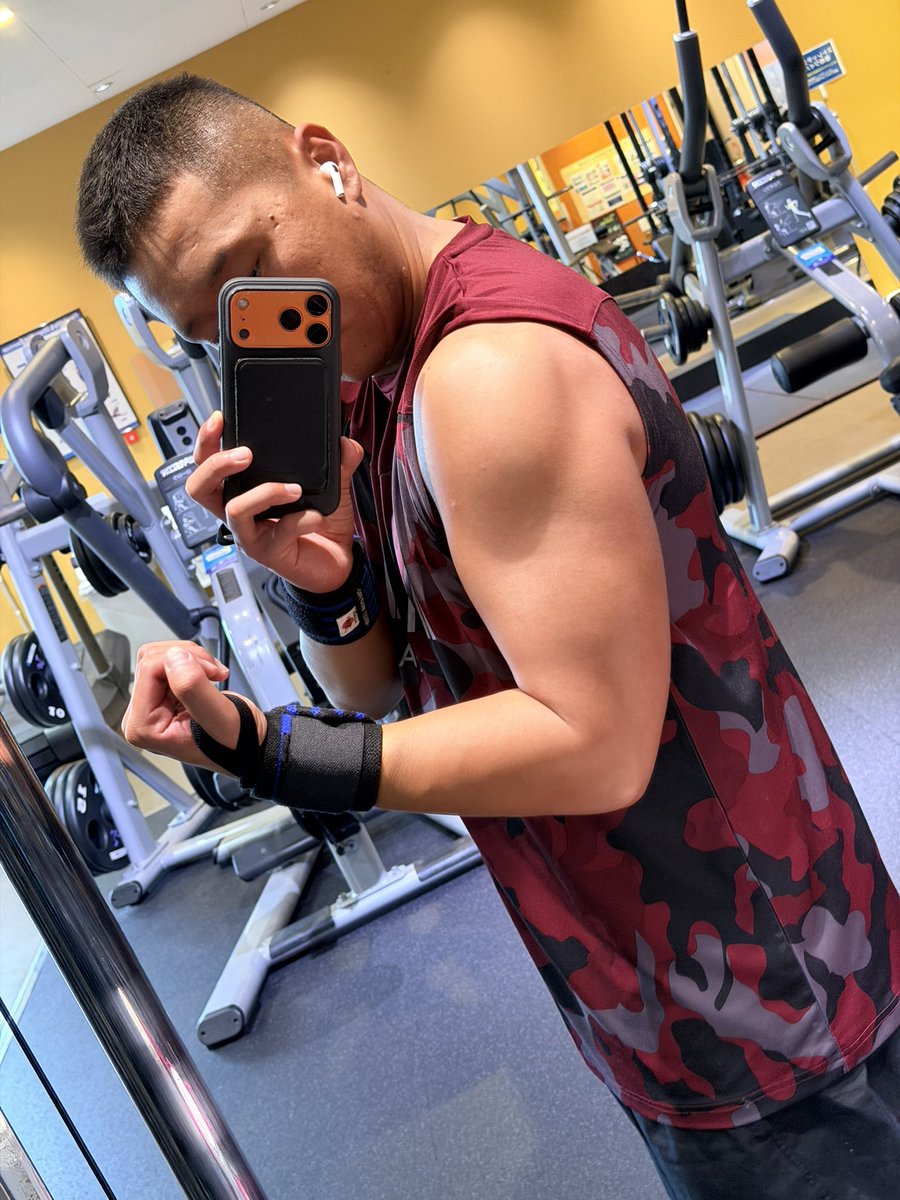 h_i_tto's tweet photo. 今日は腕トレ https://t.co/kuDL7sLMDG
